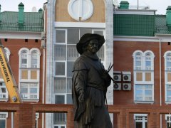 Открытие памятника Рембранту в Йошкар Оле